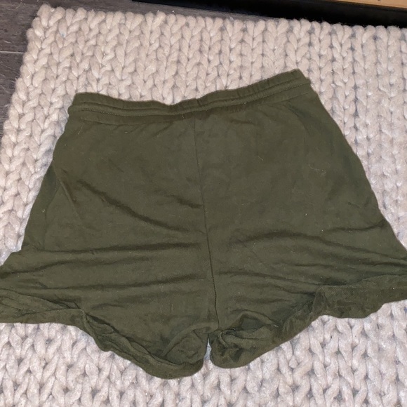 Olive green sweat shorts from aritzia - Picture 3 of 4